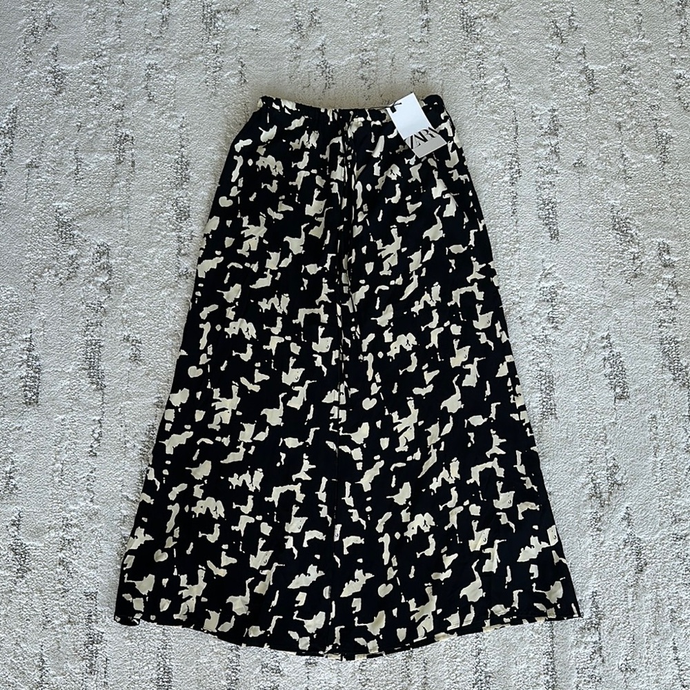 Zara skirt size xs new with tags